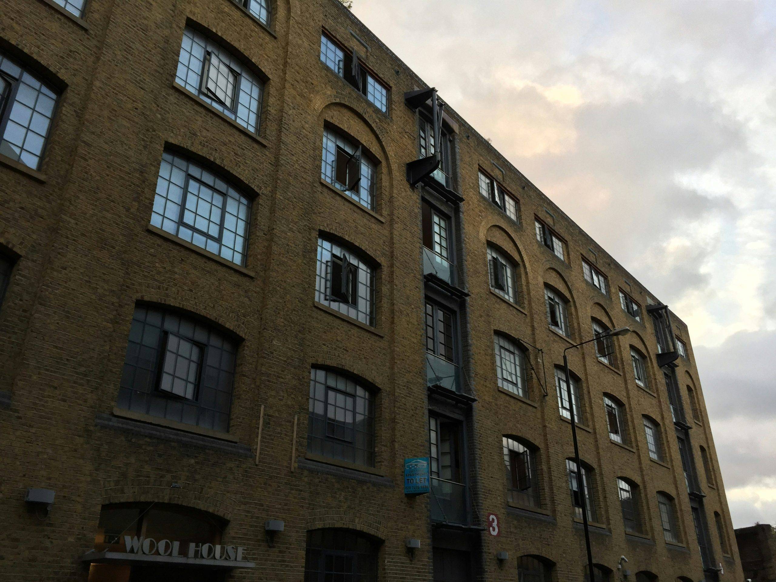 Office space in Office Space In E1